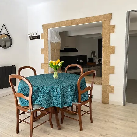 Maison De Village Hébergement de vacances *